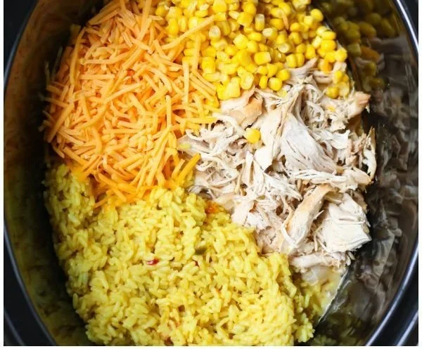 Slow Cooker Cheesy Chicken and Rice