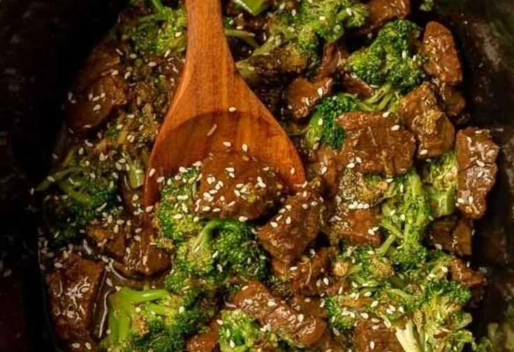 Crock Pot Beef and Broccoli dish with tender beef and fresh broccoli