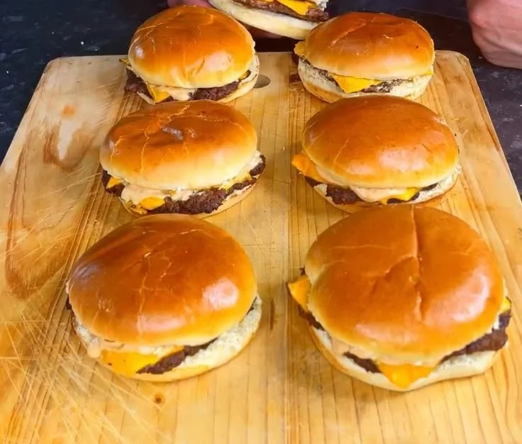 Delicious high-protein cheeseburger with fresh toppings